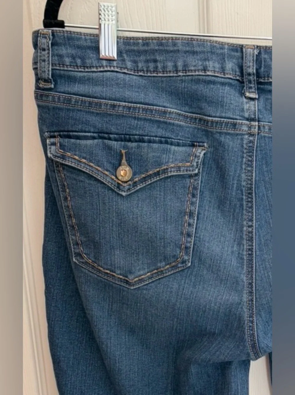 Jeans Capri’s Apt. 9 Distressed Women’s Size 14